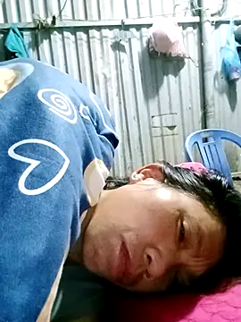 Snapshot of bella-la chatting on October 31, 2025, 9:32 pm bella-la online show from October 31, 2025, 9:32 pm