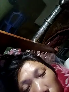 Snapshot of bella-la chatting on December 3, 2025, 9:36 pm bella-la online show from December 3, 2025, 9:36 pm