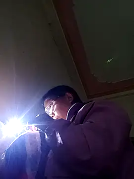 Snapshot of bella-la chatting on November 8, 2025, 9:24 am bella-la online show from November 8, 2025, 9:24 am