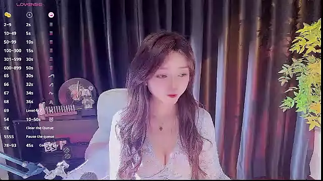 Snapshot of Yiluo95 chatting on November 9, 2025, 5:39 pm Yiluo95 online show from November 9, 2025, 5:39 pm