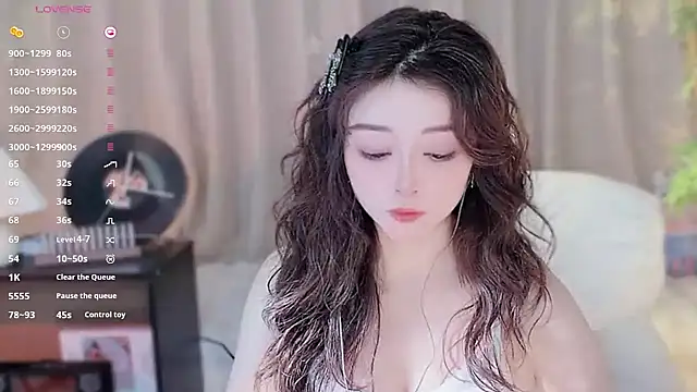 Snapshot of Yiluo95 chatting on February 4, 2026, 4:46 pm Yiluo95 online show from February 4, 2026, 4:46 pm