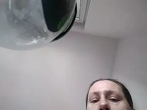 Snapshot of Anneta280671 chatting on May 5, 2026, 8:06 am Anneta280671 online show from May 5, 2026, 8:06 am