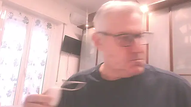 Snapshot of Diegoriv71 chatting on February 6, 2026, 7:15 am Diegoriv71 online show from February 6, 2026, 7:15 am