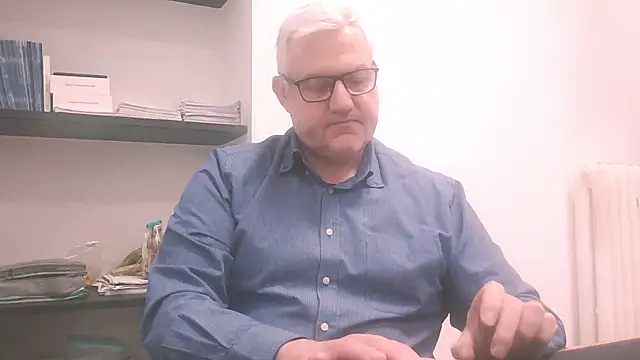 Snapshot of Diegoriv71 chatting on February 5, 2026, 1:29 pm Diegoriv71 online show from February 5, 2026, 1:29 pm