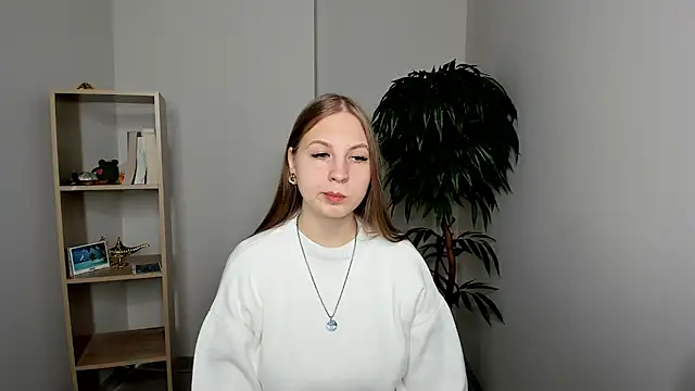 SuziGroody online show from October 29, 2025, 5:50 am