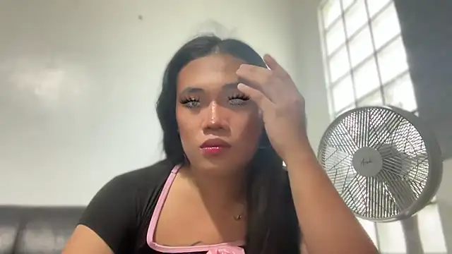 untouchable mia online show from November 1, 2025, 4:19 am