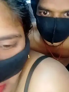 hot couple 000 online show from December 5, 2025, 1:43 pm