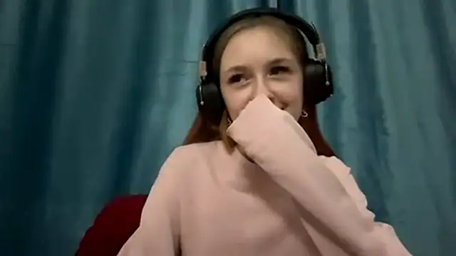 Snapshot of HOTBellakle chatting on November 4, 2025, 3:05 pm HOTBellakle online show from November 4, 2025, 3:05 pm