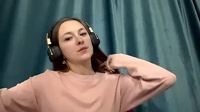 Snapshot of HOTBellakle chatting on November 18, 2025, 3:04 pm HOTBellakle online show from November 18, 2025, 3:04 pm