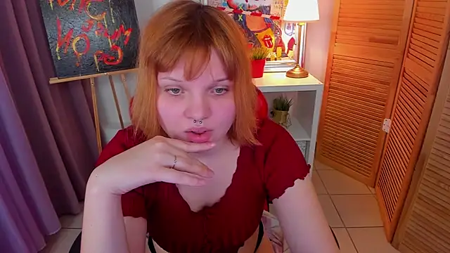 Snapshot of babyyullii chatting on November 17, 2025, 8:29 am babyyullii online show from November 17, 2025, 8:29 am