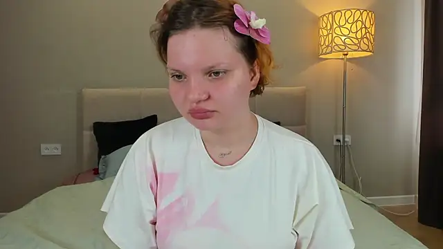 Snapshot of babyyullii chatting on June 12, 2026, 1:47 am babyyullii online show from June 12, 2026, 1:47 am
