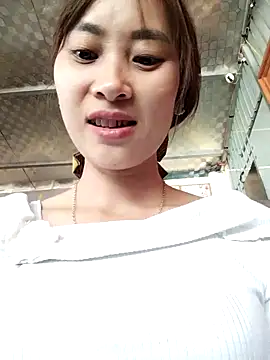 Snapshot of Em_xinh01 chatting on November 27, 2025, 5:08 am Em xinh01 online show from November 27, 2025, 5:08 am