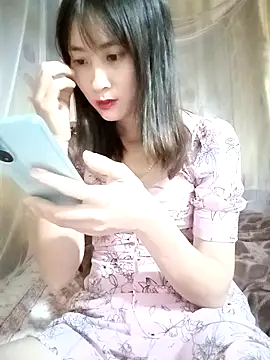 Snapshot of Em_xinh01 chatting on November 10, 2025, 7:57 am Em xinh01 online show from November 10, 2025, 7:57 am