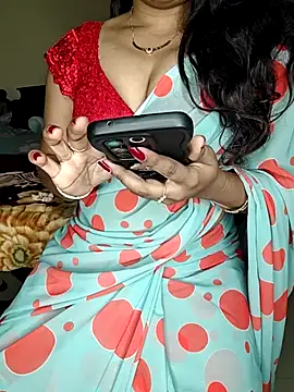 shreyareddy99 online show from April 14, 2026, 4:56 pm