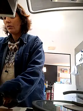 Piediniecollant online show from February 12, 2026, 11:10 am