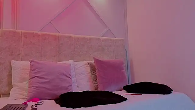 Snapshot of Scarlett__lace chatting on December 16, 2025, 4:39 am Scarlett lace online show from December 16, 2025, 4:39 am