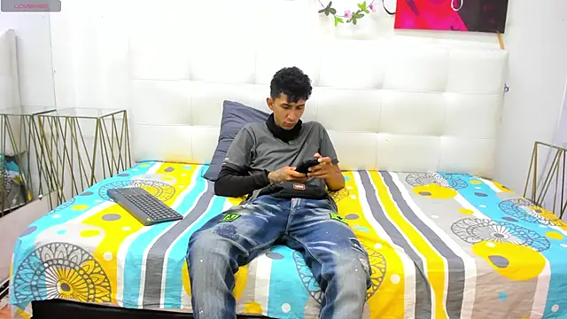 Snapshot of ahsly78alejandro chatting on November 26, 2025, 4:18 pm ahsly78alejandro online show from November 26, 2025, 4:18 pm