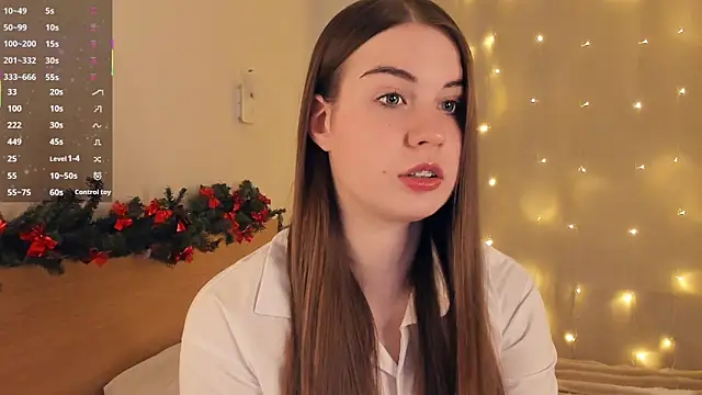 LoreeScialdone online show from December 20, 2025, 10:23 pm