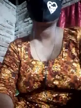 Snapshot of Liza0103 chatting on October 27, 2025, 5:03 pm Liza0103 online show from October 27, 2025, 5:03 pm