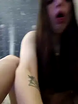 Snapshot of Heavenlyangelforever chatting on December 4, 2025, 3:05 am Heavenlyangelforever online show from December 4, 2025, 3:05 am