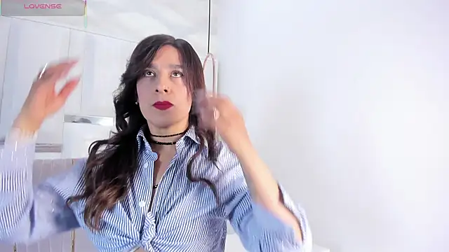 Snapshot of alaya_noir_ chatting on November 4, 2025, 1:37 pm alaya noir online show from November 4, 2025, 1:37 pm