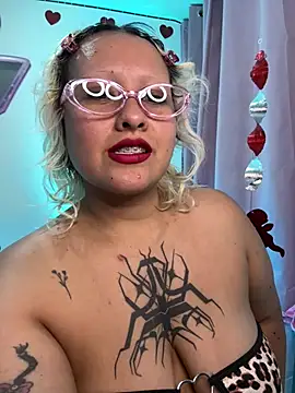 pinkbaddie777 online show from February 14, 2026, 2:56 am