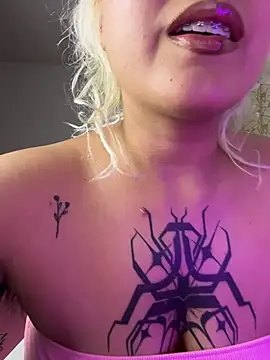 pinkbaddie777 online show from November 15, 2025, 3:10 am