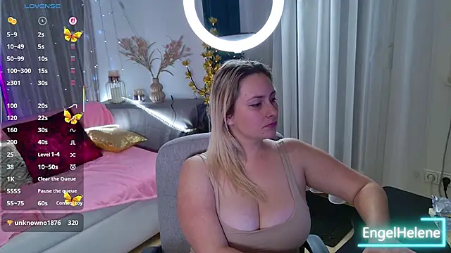 Snapshot of EngelHelene chatting on November 27, 2025, 7:14 pm EngelHelene online show from November 27, 2025, 7:14 pm