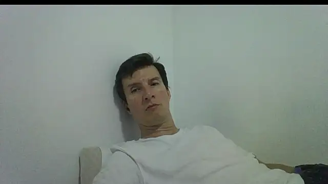 carliesexyman online show from November 22, 2025, 3:27 am