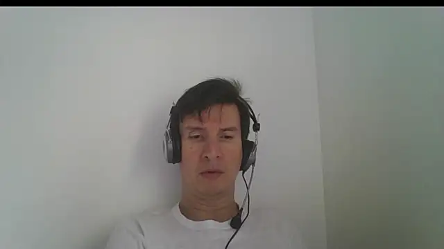 carliesexyman online show from November 18, 2025, 2:31 pm