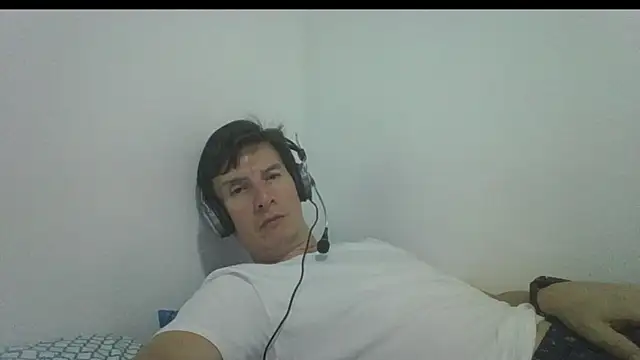 carliesexyman online show from November 28, 2025, 12:55 am