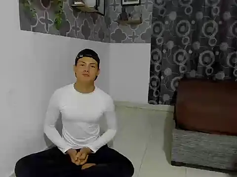 Snapshot of son_hades1 chatting on November 5, 2025, 7:28 pm son hades1 online show from November 5, 2025, 7:28 pm