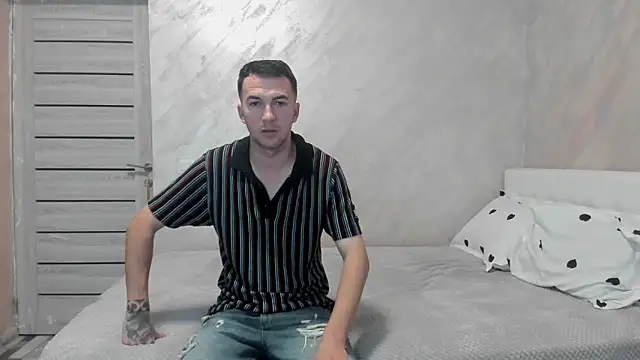 BustyVee99 online show from November 5, 2025, 9:07 pm