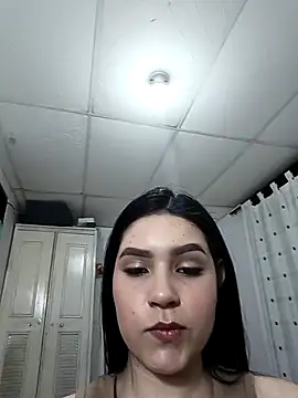 ambersoe online show from October 28, 2025, 11:03 pm