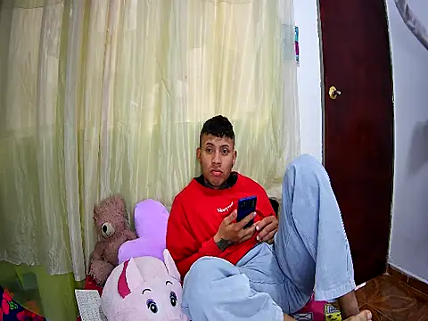 Snapshot of AlexaTinylicks chatting on October 28, 2025, 1:32 pm AlexaTinylicks online show from October 28, 2025, 1:32 pm