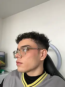 Snapshot of Matthew_Foxx_ chatting on October 30, 2025, 6:27 pm Matthew Foxx  online show from October 30, 2025, 6:27 pm