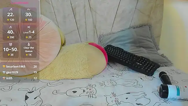 Snapshot of little_emiily_ chatting on November 28, 2025, 2:28 pm little emiily online show from November 28, 2025, 2:28 pm