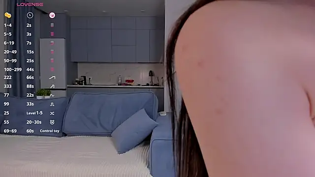 pixiedoll online show from February 17, 2026, 2:42 am