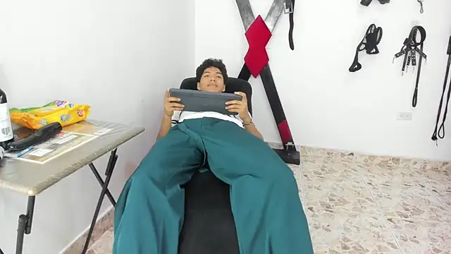 Snapshot of Maximiliano_Khalil chatting on November 28, 2025, 8:20 pm Maximiliano Khalil online show from November 28, 2025, 8:20 pm