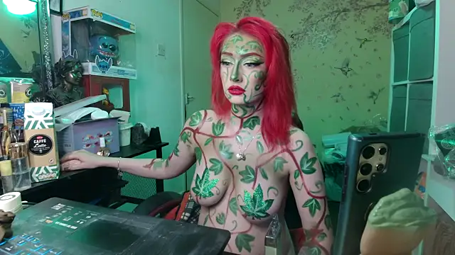 Snapshot of DaniDoodles420 chatting on April 15, 2026, 10:10 pm DaniDoodles420 online show from April 15, 2026, 10:10 pm