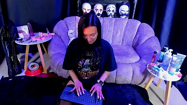 Snapshot of DalilaMoonstone chatting on November 17, 2025, 8:24 pm DalilaMoonstone online show from November 17, 2025, 8:24 pm