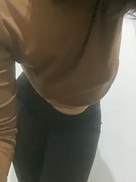 Catalina244 online show from April 8, 2026, 11:06 pm