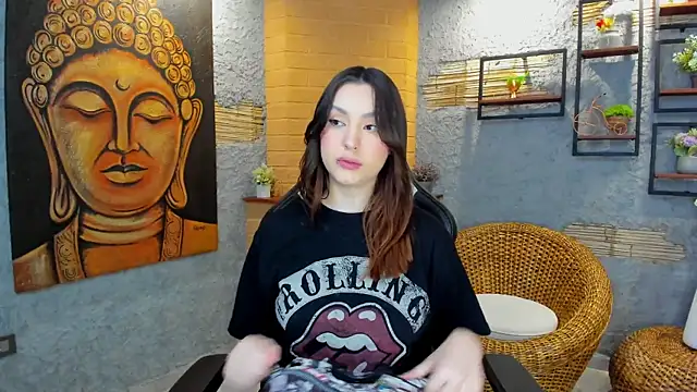 DakotaRussell  online show from November 13, 2025, 11:03 am