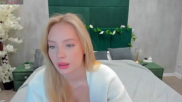 Snapshot of Melanie_Ryer chatting on November 11, 2025, 1:22 am Melanie Ryer online show from November 11, 2025, 1:22 am