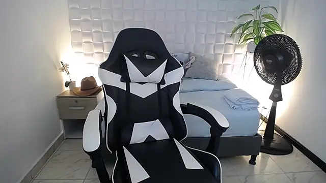 Snapshot of victoria_243 chatting on January 8, 2026, 3:56 am victoria 243 online show from January 8, 2026, 3:56 am