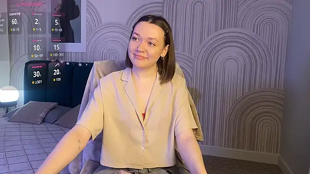 Snapshot of R_I_N_A chatting on November 28, 2025, 1:28 am R I N A online show from November 28, 2025, 1:28 am