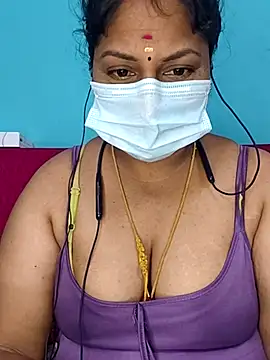 deepikasree143 online show from December 1, 2025, 7:15 pm