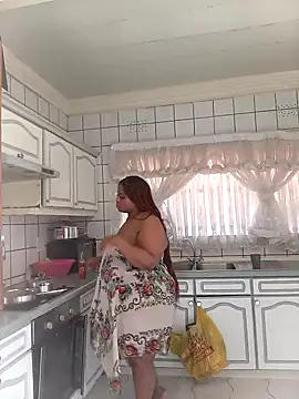 Snapshot of ThickLeeyanaXX chatting on November 28, 2025, 1:22 pm ThickLeeyanaXX online show from November 28, 2025, 1:22 pm