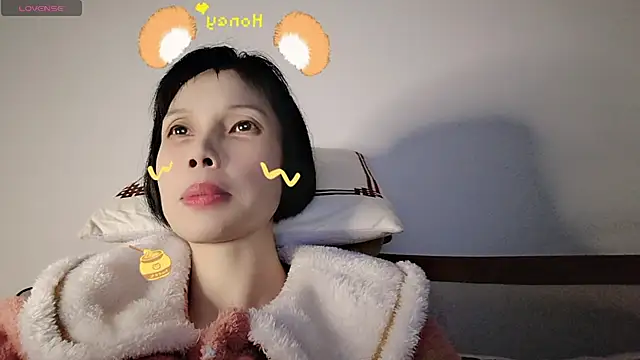 Snapshot of Yan61 chatting on November 9, 2025, 12:31 pm Yan61 online show from November 9, 2025, 12:31 pm