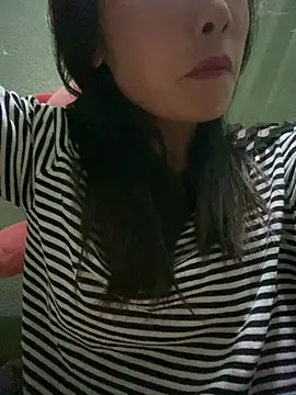 Elysia-007 online show from April 3, 2026, 12:22 pm